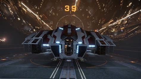 Возможности командира корабля в Elite Dangerous