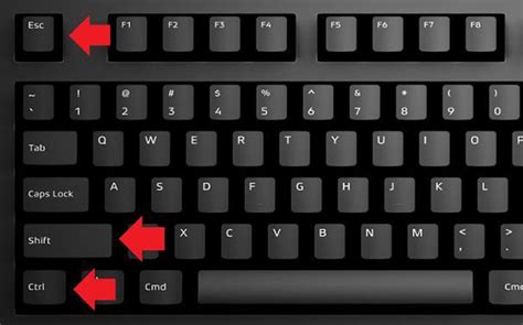 Шаг 2: Нажатие на клавиши ESC и TILDE